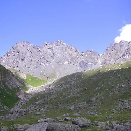 Apartamento Chasa Adriana *